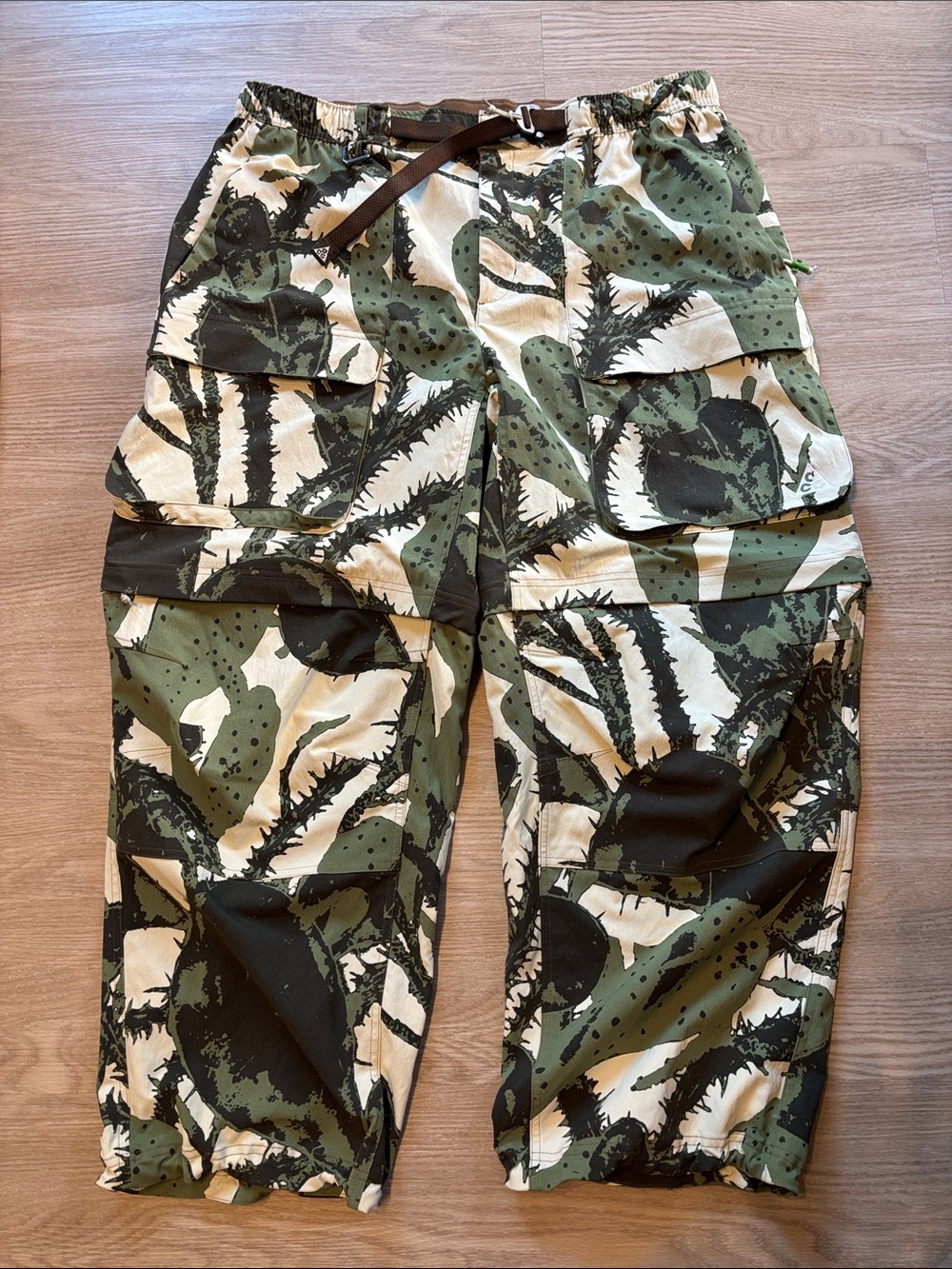 Nike ACG Men’s XL Smth Summit Cargo Pants Light Khaki/Mosswood Brown/Summit Whit